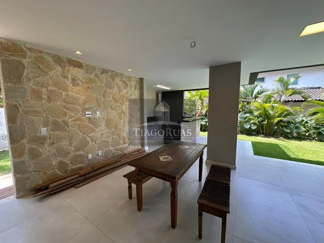 Imagem 3: Aluguel Luxuosa Casa de 5 Suítes no Condomínio Busca Ville, : Fino Acabamento e Alto Padrão - Imperdível!