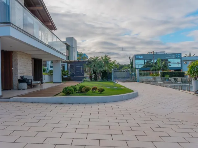 Imagem 16: Casa de Alto Padrao com 4 Dormitorios, Piscina Aquecida e Espaço Gourmet no Centenario, em Torres/Rs