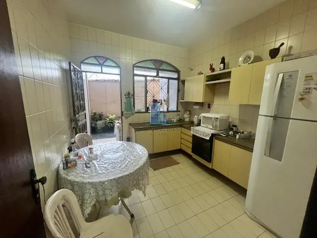 Imagem 5: Casa para Locação em Contagem-Mg, Bairro Amazonas: 4 Quartos, 2 Suítes, 3 Salas, 4 Banheiros, 2 Vagas - 180M²!