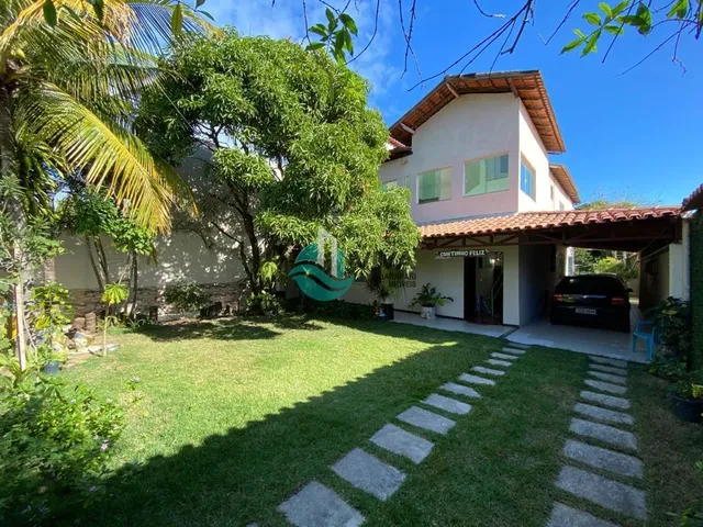 Imagem: Casa Duplex Composto por 10 Quartos Á Venda
