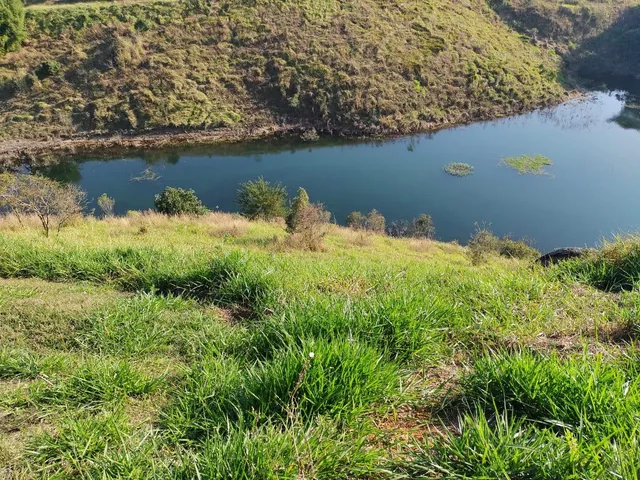Imagem 8: Linda Chácara Á Beira da Represa de Igaratá (Pé na Agua) no Condominio Paraiso de Igarata - Sp