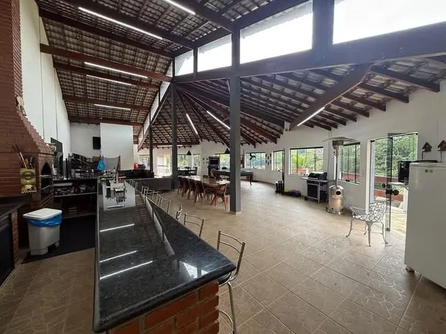 Imagem 2: Chácara Á Beira da Represa de Igaratá (Pé na Agua) no Condominio Paraiso de Igarata - Sp