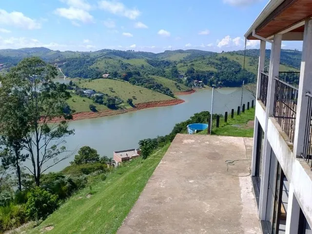Imagem: Chácara com Vista para Represa, com Construção