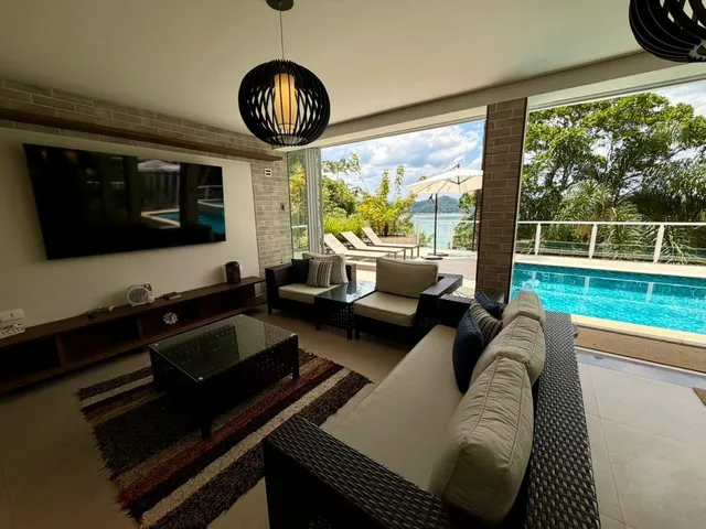 Imagem: Linda Chácara, Pé na Agua, com Vista Panorãmica