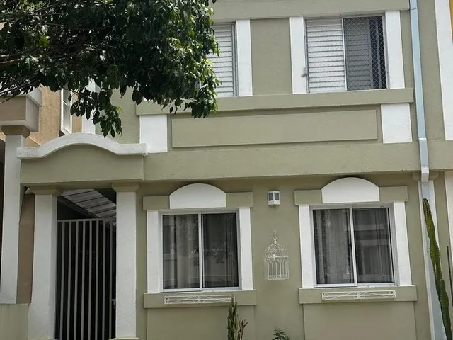 Imagem: Lindo Sobrado com 03 Dormitórios (01 Suíte)