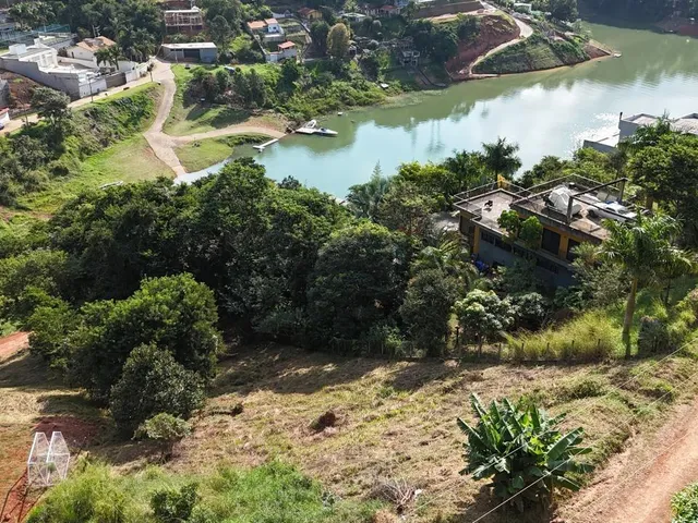 Imagem 3: Terreno a Venda no Condomínio Portal de Igarata, com Acesso para a Represa de Igaratá - Pé na Agua