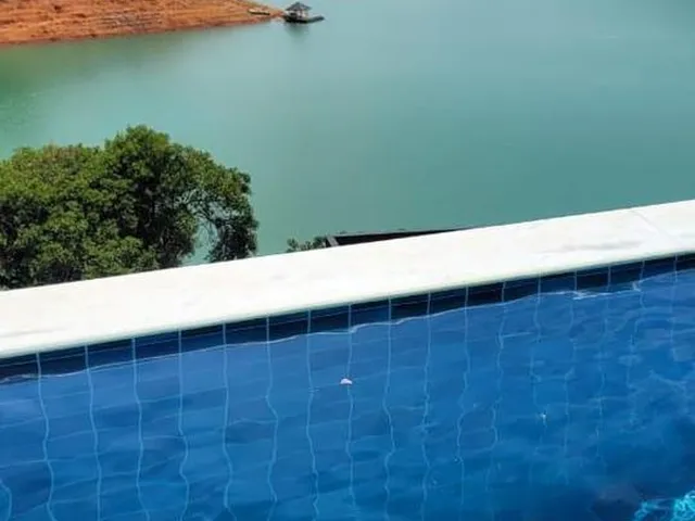 Imagem 2: Linda Chácara Mobiliada a Beira da Represa ( Pé na Agua) , no Condominio Aguas de Igarata em Igarata - Sp