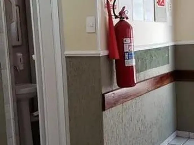 Imagem 14: Casa Comercial À Venda em São Paulo - 2 Quartos, 2 Salas, 2 Banheiros - Bairro Bortolândia, 135M² de Área