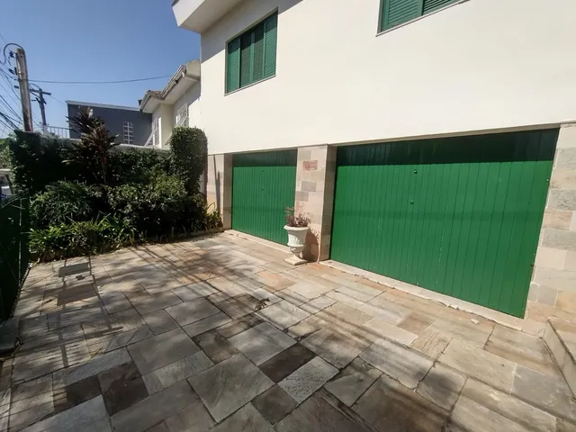 Imagem: Imperdível Casa com 3 Quartos e 4 Vagas
