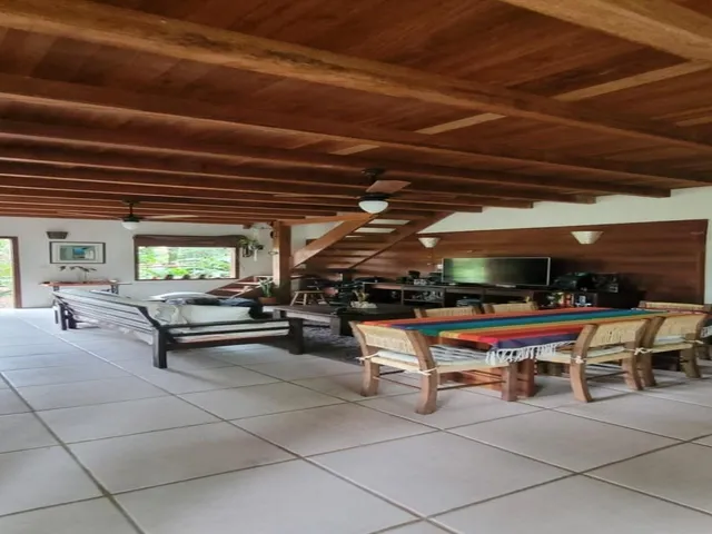 Imagem 16: Casa na Praia do Rosa com 4 Quartos, a Menos de 200M do Caminho do Rei