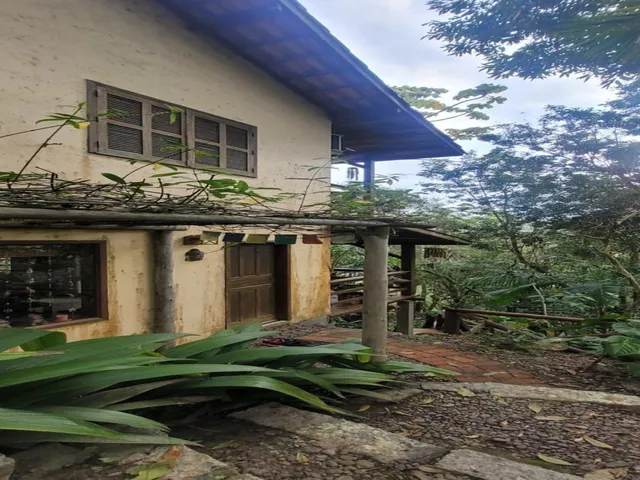 Imagem 8: Casa na Praia do Rosa com 4 Quartos, a Menos de 200M do Caminho do Rei