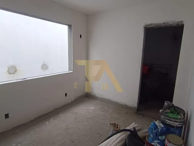 Imagem 3: Casa Tipo Sobrado com 3 Suítes a Menos de 1Minuto da Praia do Centro com 170M² À Venda
