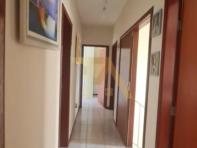 Imagem 9: Linda Casa na Beira da Lagoa À Venda