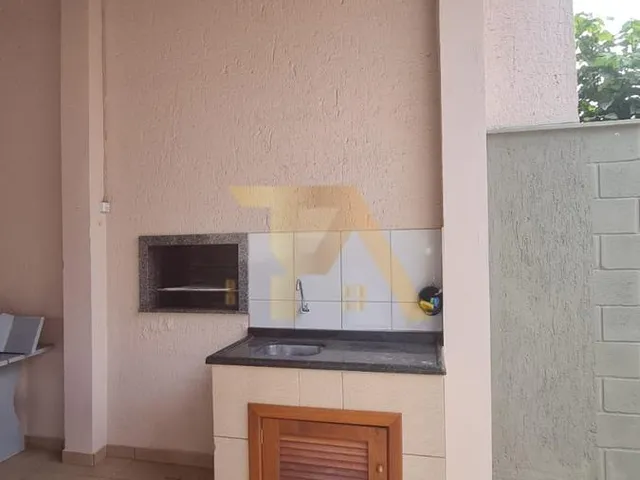 Imagem 8: Linda Casa na Beira da Lagoa À Venda