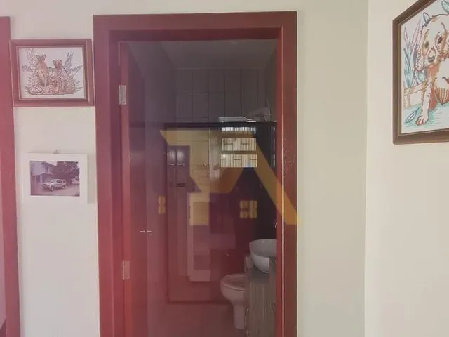Imagem 12: Linda Casa na Beira da Lagoa À Venda