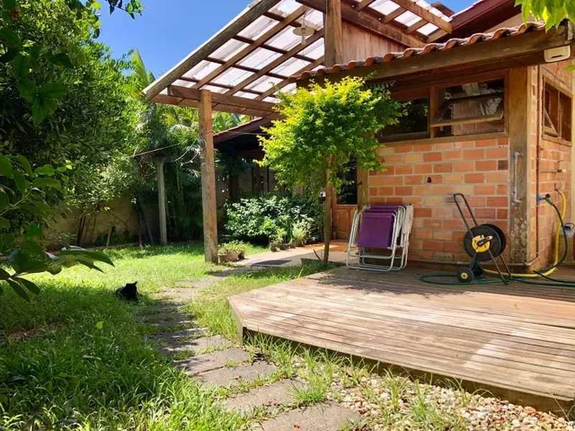 Imagem 8: Casa Ampla e Aconchegante no Centro de Garopaba, a Apenas 450 Metros da Avenida Principal e a 1,2 Km da Praia Central