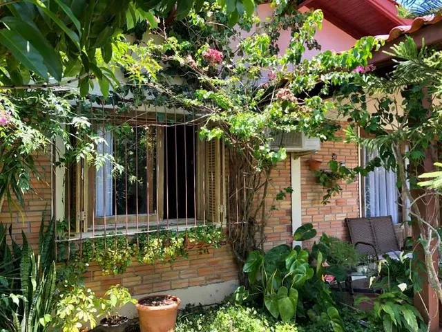 Imagem 15: Casa Ampla e Aconchegante no Centro de Garopaba, a Apenas 450 Metros da Avenida Principal e a 1,2 Km da Praia Central