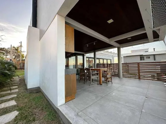 Imagem 9: Casa À Beira-Mar com 3 Suítes e Vista para o Mar