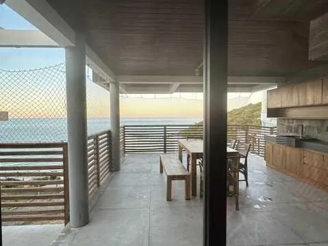 Imagem 6: Casa À Beira-Mar com 3 Suítes e Vista para o Mar