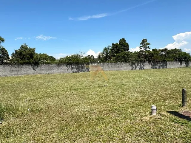 Imagem: Terreno de 600 M² em Condomínio Fechado