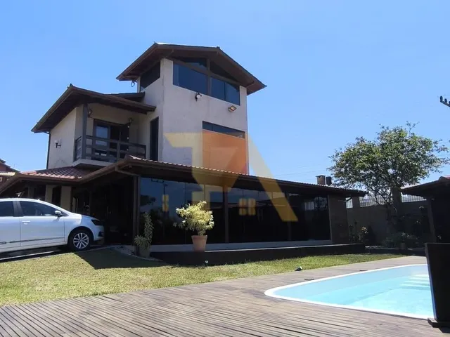 Imagem: Casa com Piscina e Jardim na Lagoa de Ibiraquera