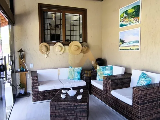 Imagem 2: Casa com Piscina e Jardim na Lagoa de Ibiraquera