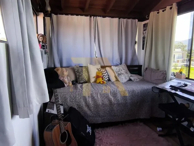 Imagem 4: Casa com Piscina e Jardim na Lagoa de Ibiraquera
