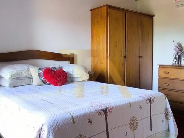 Imagem 6: Casa com Piscina e Jardim na Lagoa de Ibiraquera
