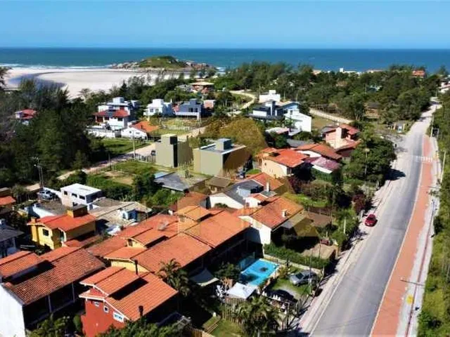 Imagem 2: Oportunidade Única: Apartamento Comercial de Luxo na Praia da Barra, Garopaba-Sc