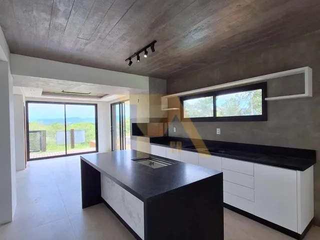 Imagem 5: Casa Nova com Piscina de Borda Infinita e 2 Suítes