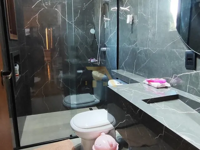 Imagem 2: Imperdível Casa de Luxo em Ibiraquera: 4 Quartos, 3 Suítes, 5 Banheiros, 4 Vagas Garagem, 360M² - Imbituba-Sc