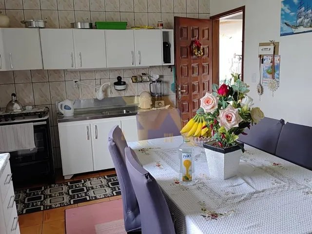 Imagem 2: Casa de 3 Quartos com Garagem e Churrasqueira em Garopaba-Sc! Confira Essa Oportunidade no Bairro Areias da Palhocinha!