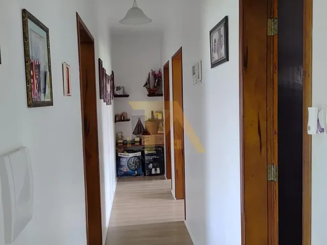 Imagem 7: Casa de 3 Quartos com Garagem e Churrasqueira em Garopaba-Sc! Confira Essa Oportunidade no Bairro Areias da Palhocinha!