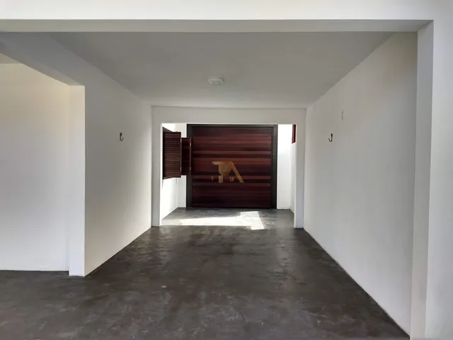 Imagem 9: Casa À Venda em Vila Nova, Imbituba: 5 Quartos, 2 Suites, Pé na Areia!