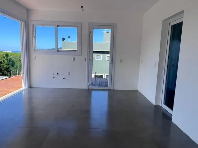 Imagem 6: Casa de Luxo À Venda em Garopaba-Sc, no Bairro Ferraz: 3 Suítes, 2 Salas, 3 Vagas de Garagem