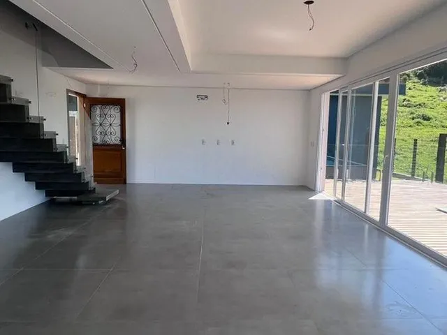Imagem 11: Casa de Luxo À Venda em Garopaba-Sc, no Bairro Ferraz: 3 Suítes, 2 Salas, 3 Vagas de Garagem