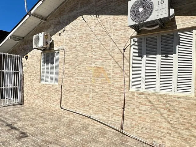 Imagem 13: Excelente Oportunidade! Casa À Venda em Imbituba-Sc, Bairro Vila Nova, 150 Metros do Mar. Venha Conferir!