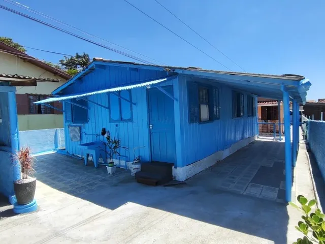 Imagem 9: Casa À Venda em Imbituba-Sc, Bairro Vila Nova: 3 Quartos, Sala, Banheiro, Garagem e 200M² de Área. Venha Conferir!