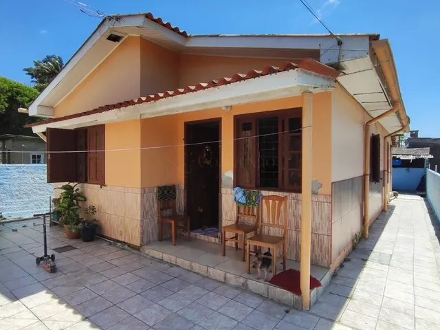 Imagem 7: Casa À Venda em Imbituba-Sc, Bairro Vila Nova: 3 Quartos, Sala, Banheiro, Garagem e 200M² de Área. Venha Conferir!
