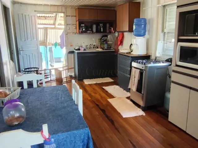 Imagem 10: Casa À Venda em Imbituba-Sc, Bairro Vila Nova: 3 Quartos, Sala, Banheiro, Garagem e 200M² de Área. Venha Conferir!