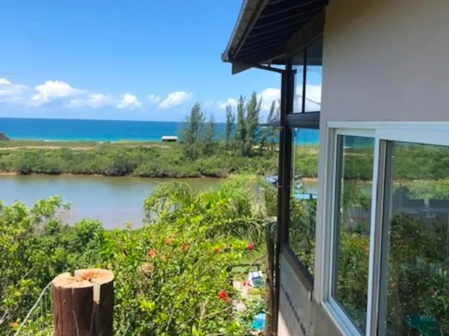 Imagem 8: Casa À Venda em Garopaba-Sc: no Bairro Siriú com Vista para o Mar. Confira!