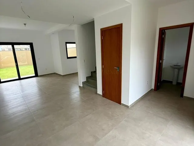 Imagem 4: Casa À Venda em Garopaba-Sc: Sobrado no Panorâmico - 3 Quartos, 1 Suíte, 2 Salas, 3 Banheiros, 100,71 M² - Imperdível!