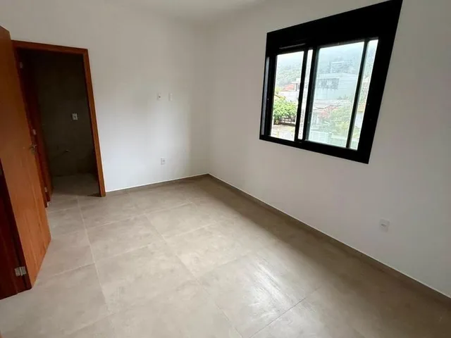 Imagem 14: Casa À Venda em Garopaba-Sc: Sobrado no Panorâmico - 3 Quartos, 1 Suíte, 2 Salas, 3 Banheiros, 100,71 M² - Imperdível!