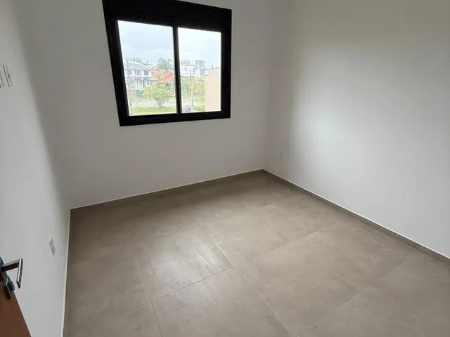 Imagem 9: Casa À Venda em Garopaba-Sc: Sobrado no Panorâmico - 3 Quartos, 1 Suíte, 2 Salas, 3 Banheiros, 100,71 M² - Imperdível!