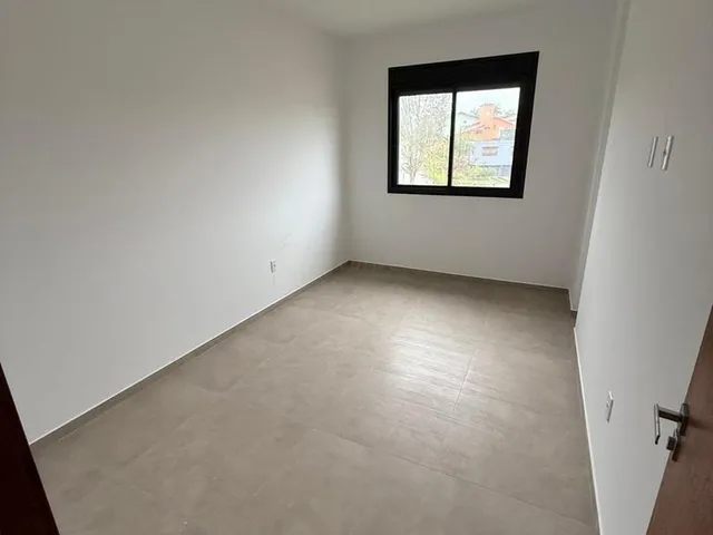 Imagem 12: Casa À Venda em Garopaba-Sc: Sobrado no Panorâmico - 3 Quartos, 1 Suíte, 2 Salas, 3 Banheiros, 100,71 M² - Imperdível!