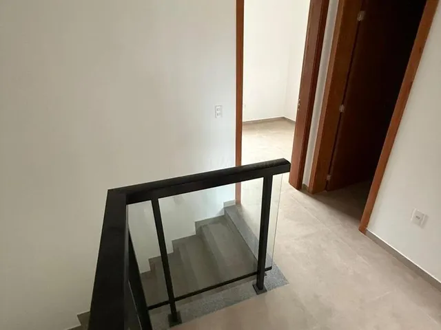Imagem 3: Casa À Venda em Garopaba-Sc: Sobrado no Panorâmico - 3 Quartos, 1 Suíte, 2 Salas, 3 Banheiros, 100,71 M² - Imperdível!