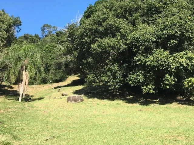 Imagem 2: Terreno de 2.076,16 M² em Condomínio Exclusivo em Garopaba-Sc, no Bairro Encantada: Sua Oportunidade de Investimento!