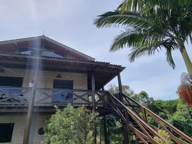 Imagem 13: Oportunidade Única: Pousada + Sala Comercial À Venda na Praia do Rosa - Sc com Energia Solar, Piscina e Mais!