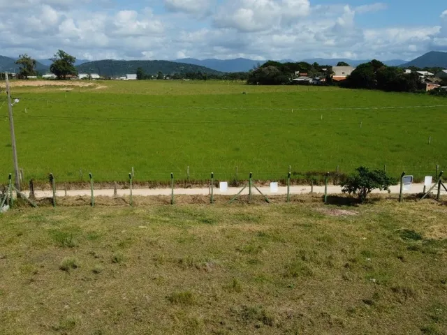Imagem 10: Terreno À Beira da Lagoa no Arroio do Rosa: 3.731,40 M² de Tranquilidade e Potencial de Investimento!