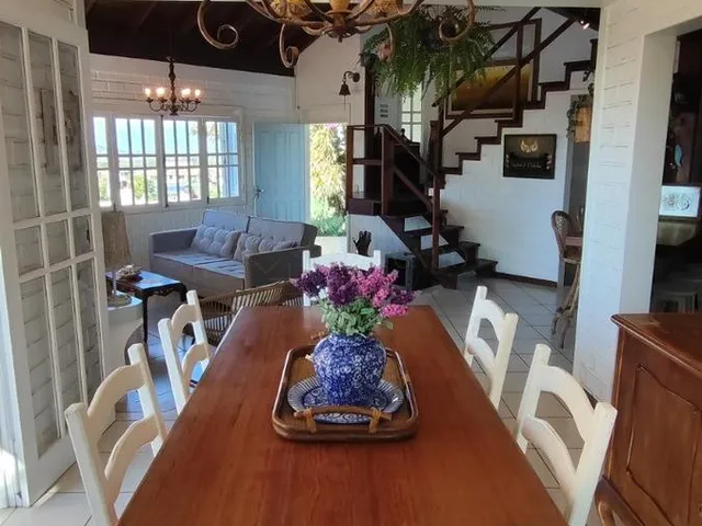 Imagem 5: Imperdível Casa À Venda no Village, Garopaba-Sc: 4 Quartos, 2 Suítes, 3 Salas, 2 Banheiros, 5 Vagas, 290M²!